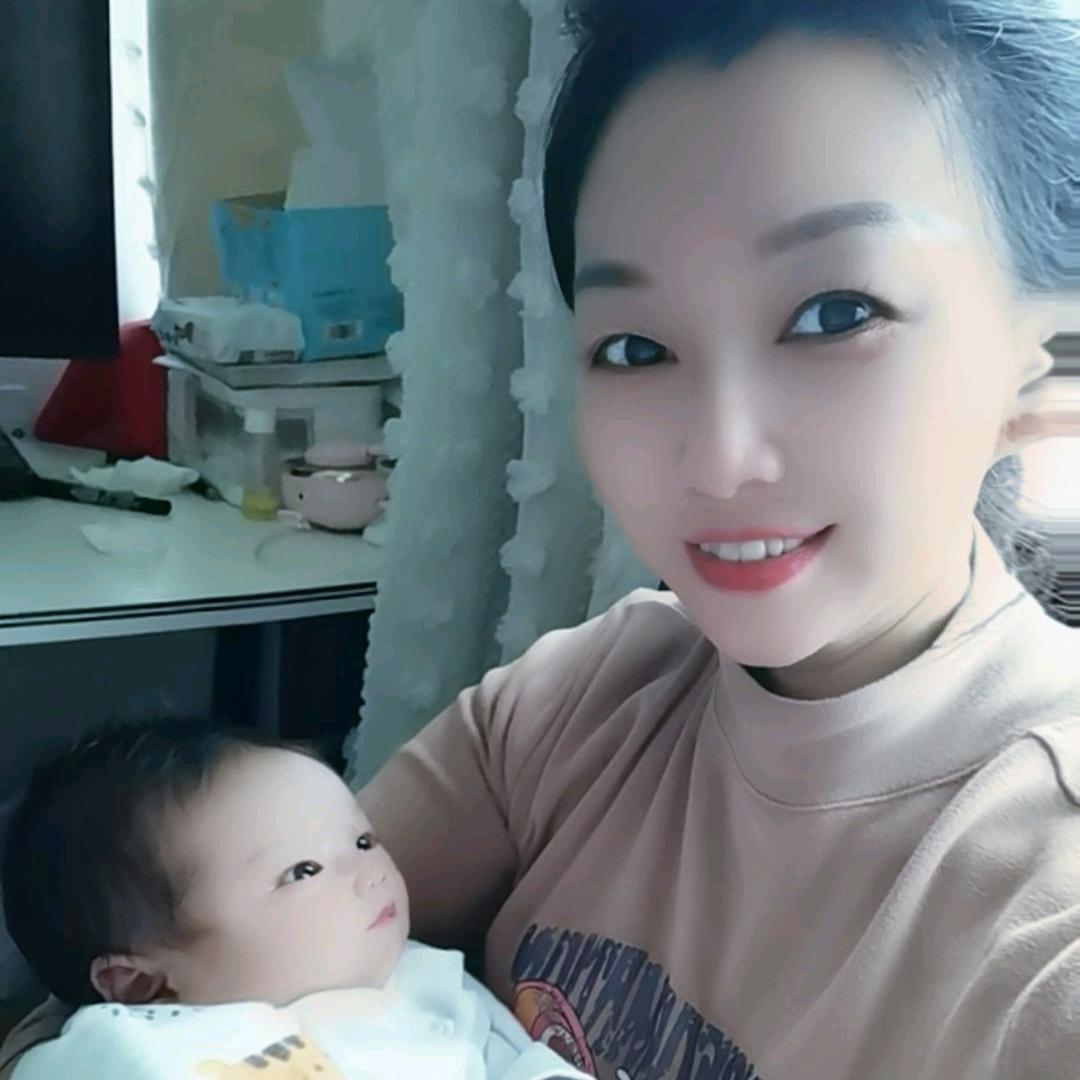 金牌（月嫂）芬姐在深圳福田