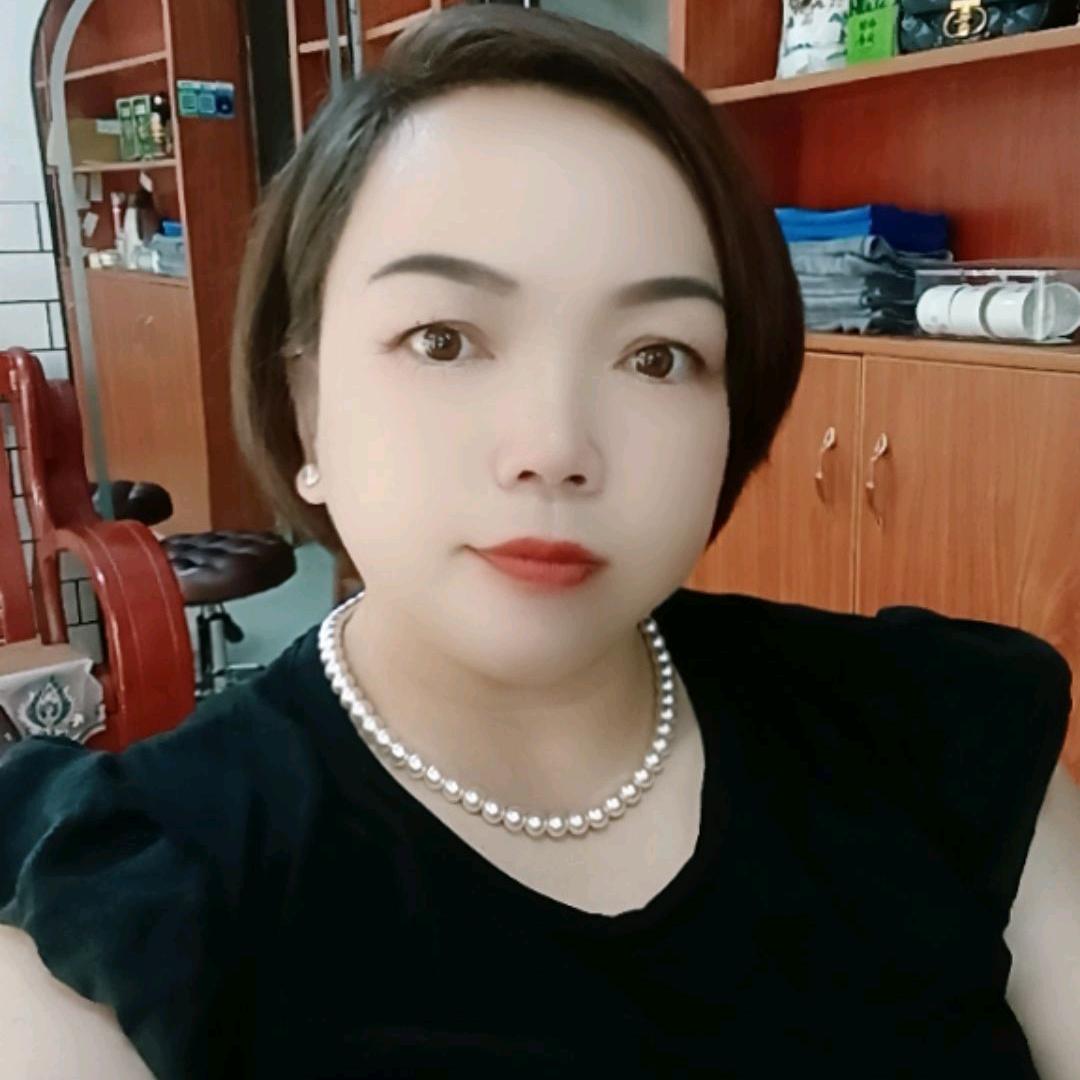 红月亮🌙美发店