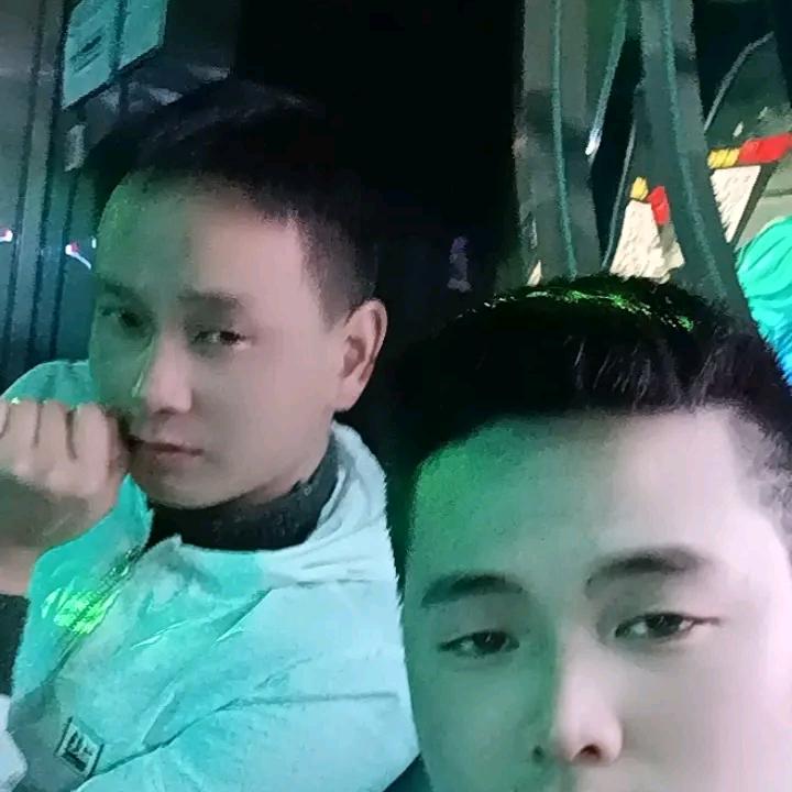 达宜爹👬