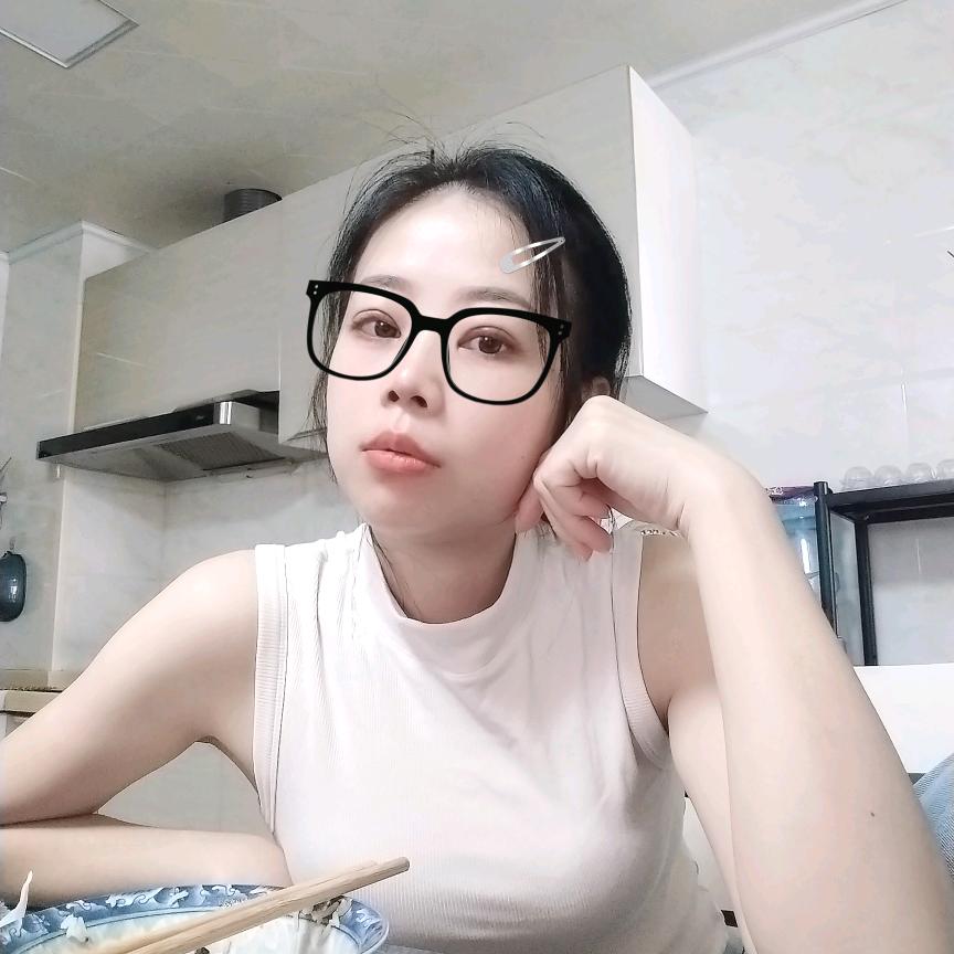 美婷_243530960