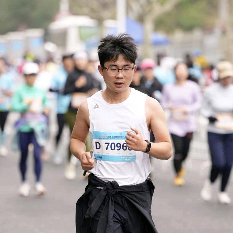 爱跑步的小前