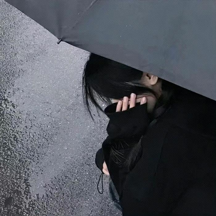 爱吐泡泡的鱼🐟