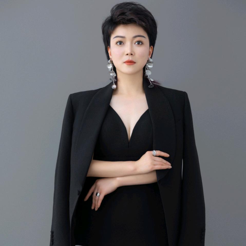 长治丝艺浓美发  晓晓
