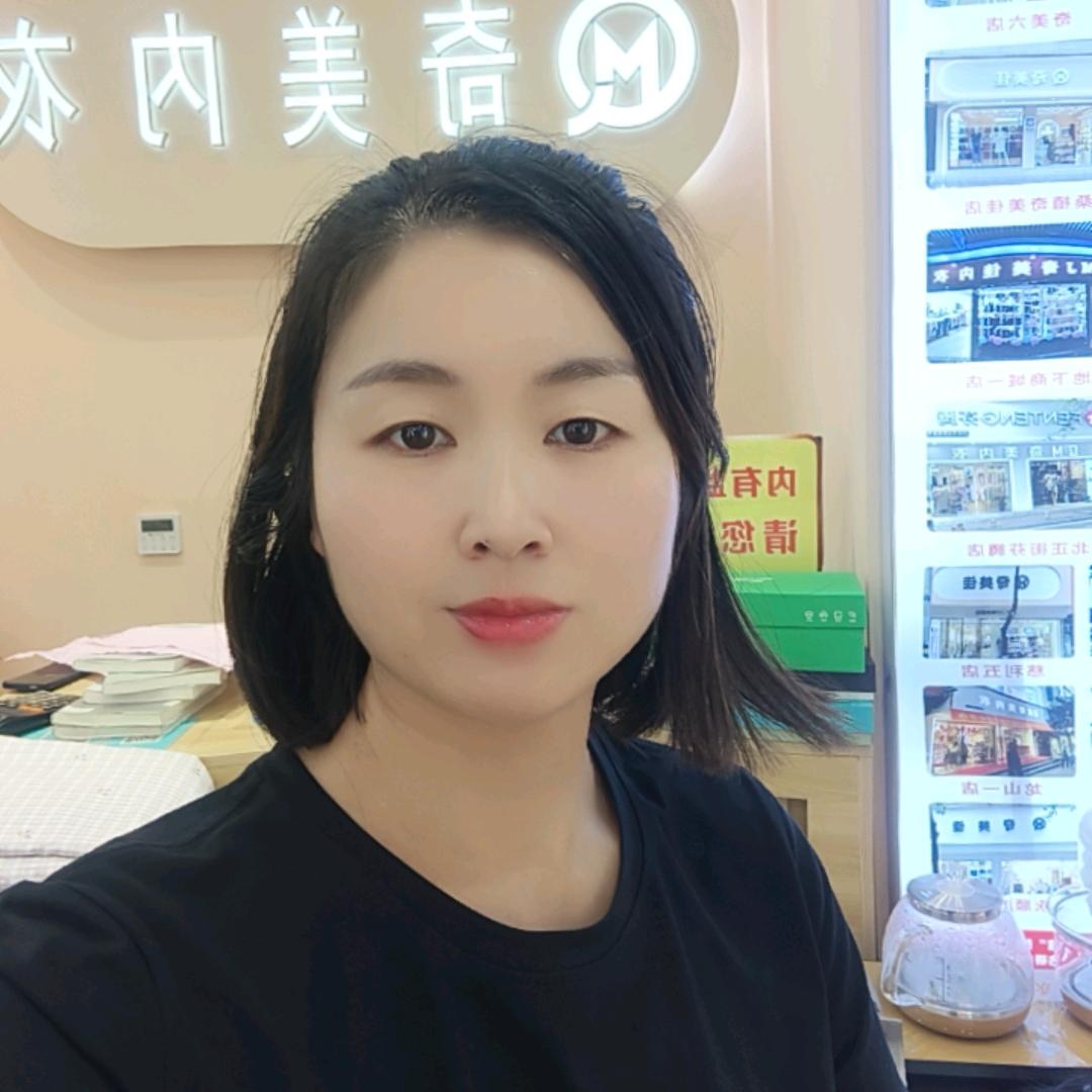 龙山奇美内衣向梦莲