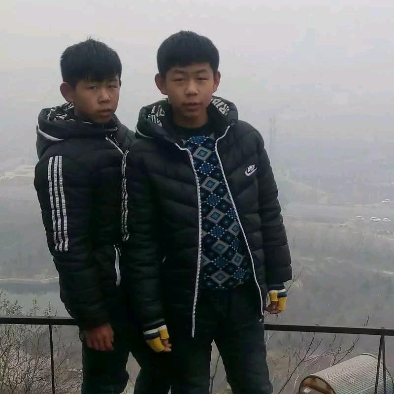 大尾巴狼