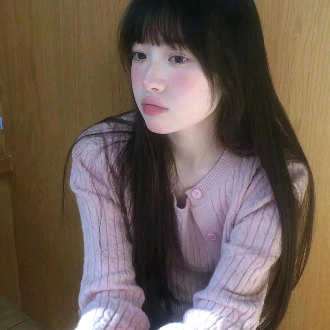 蹙损他淡淡春山