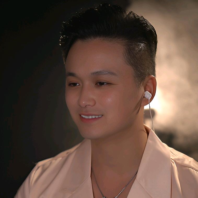 阿锋.