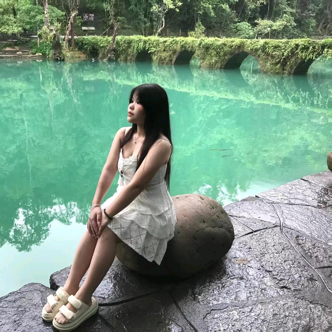 包子只吃馅.