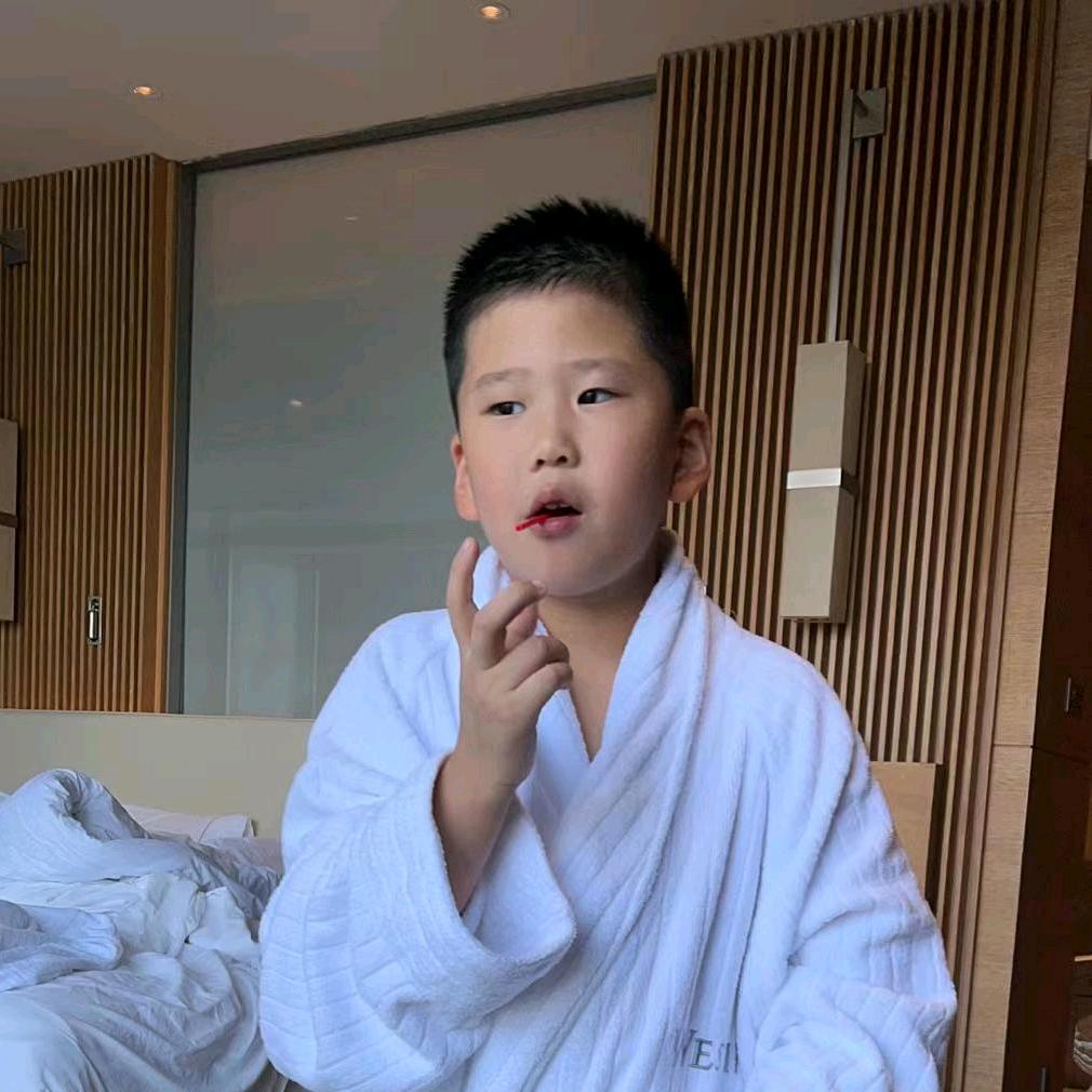 重庆渝唯鲜商贸有限公司