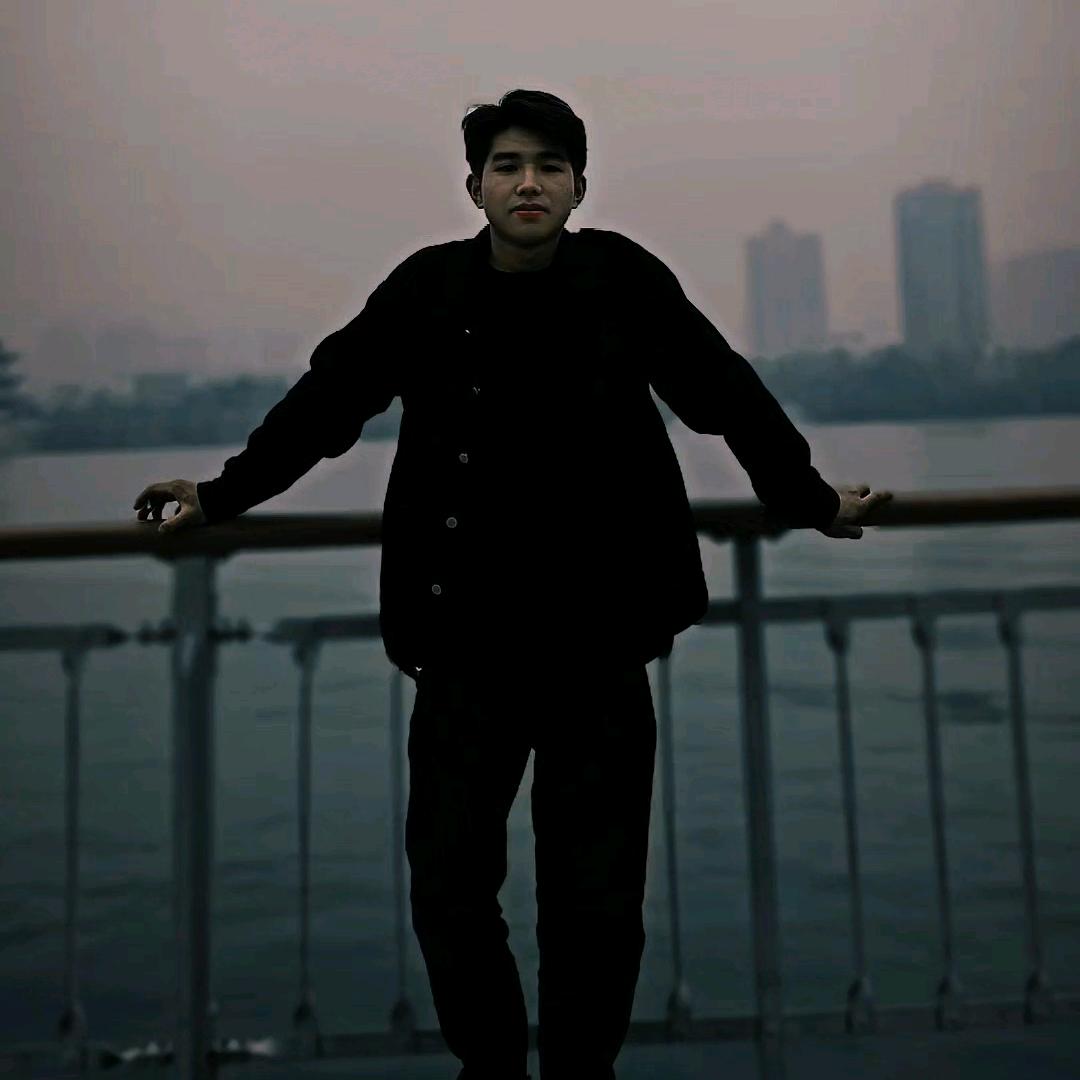 辉