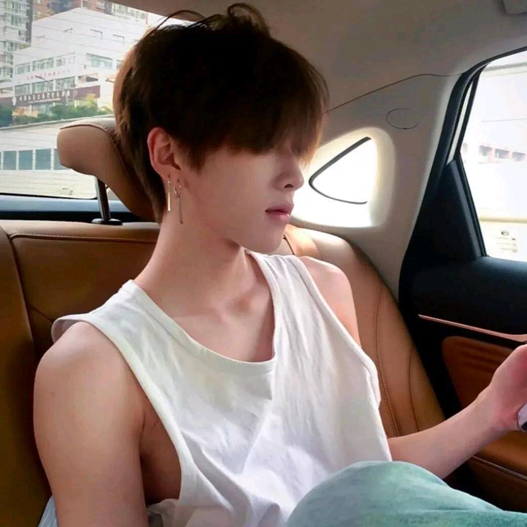 丿艹巅峰丨丶你猜