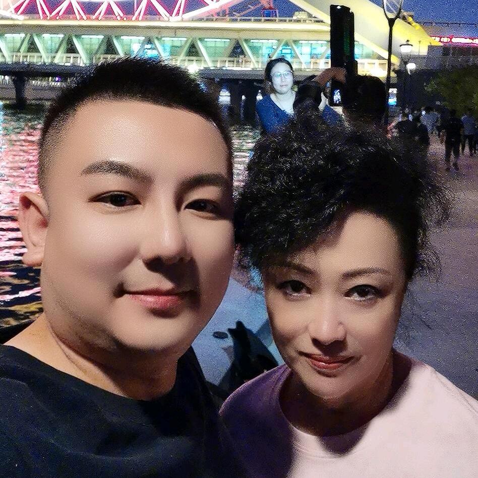 唐姐 大老婆70年小老公38岁