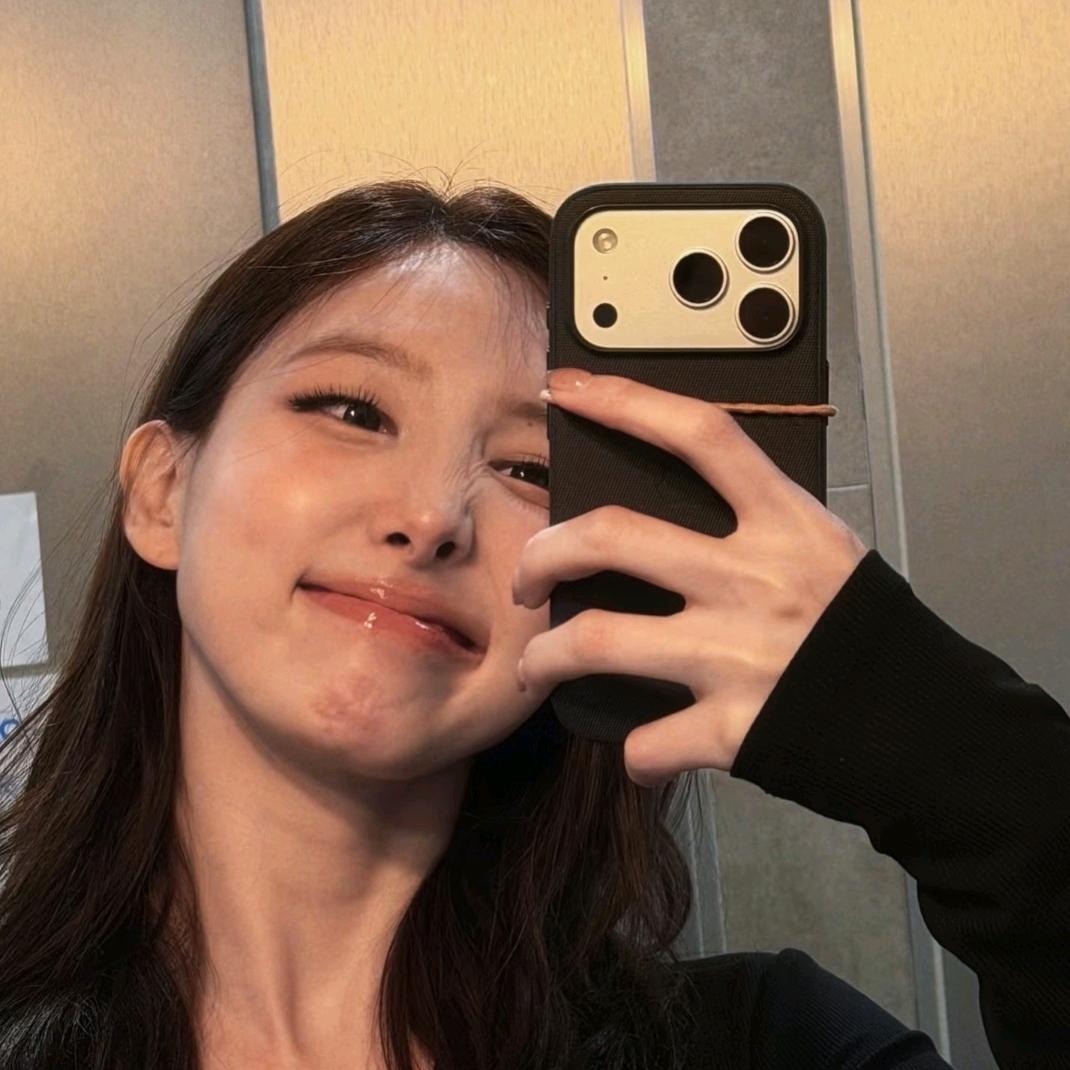w15 ₍ᐢ..ᐢ₎