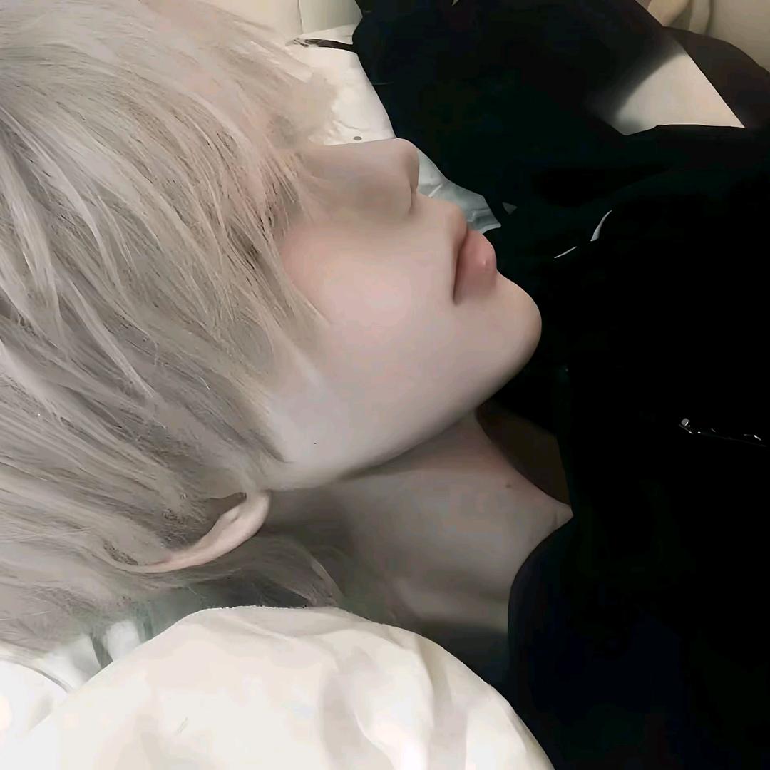 悲伤𝙆𝙞𝙩𝙩𝙮猫