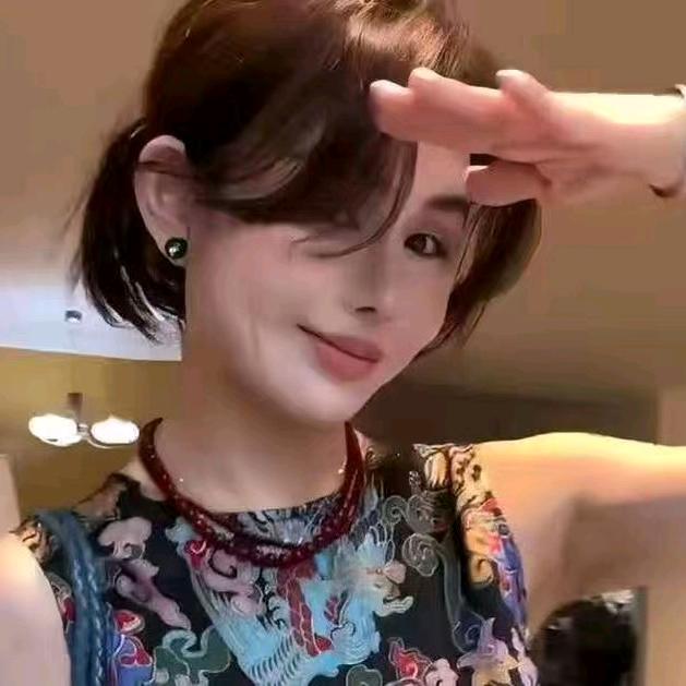 侯點點流行穿搭🎉