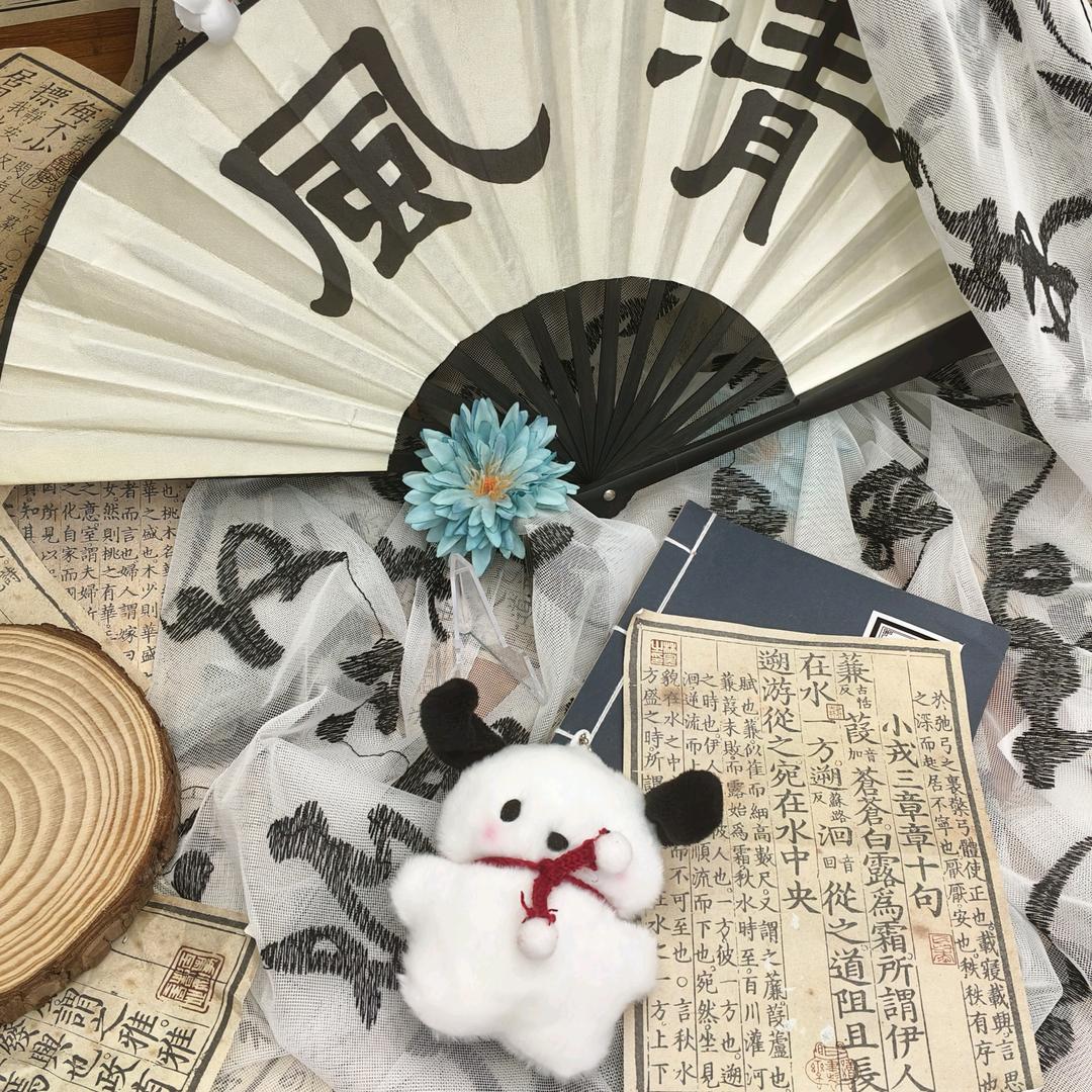 荔枝吱吱吃。
