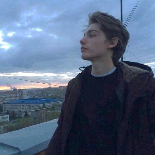 泡面一包吃不饱两包吃不下