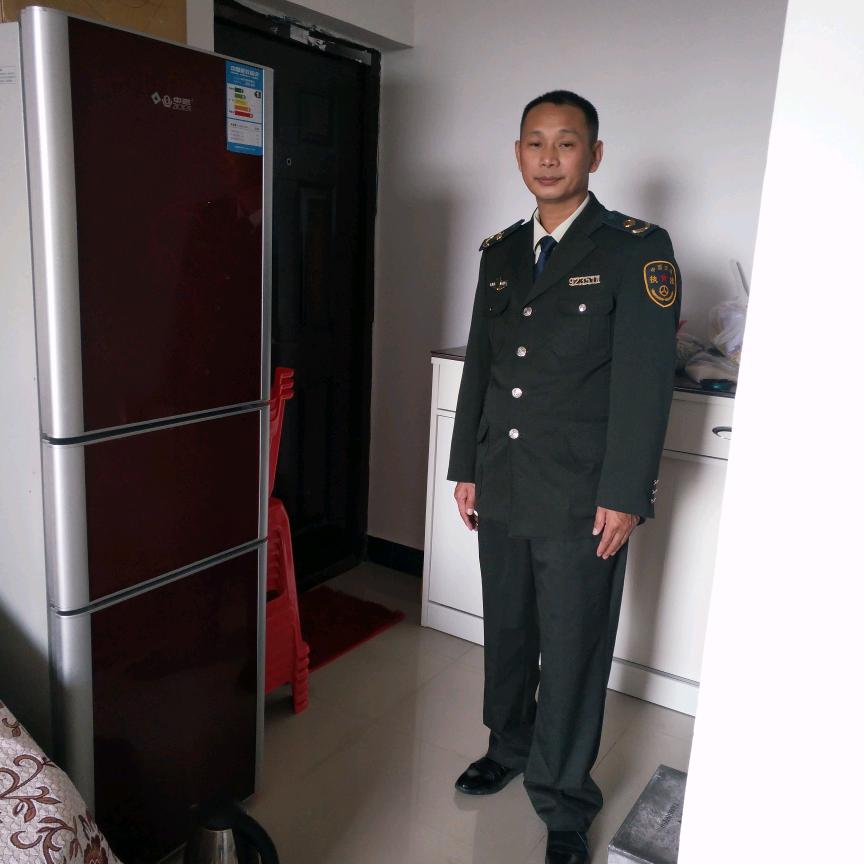 现实社会