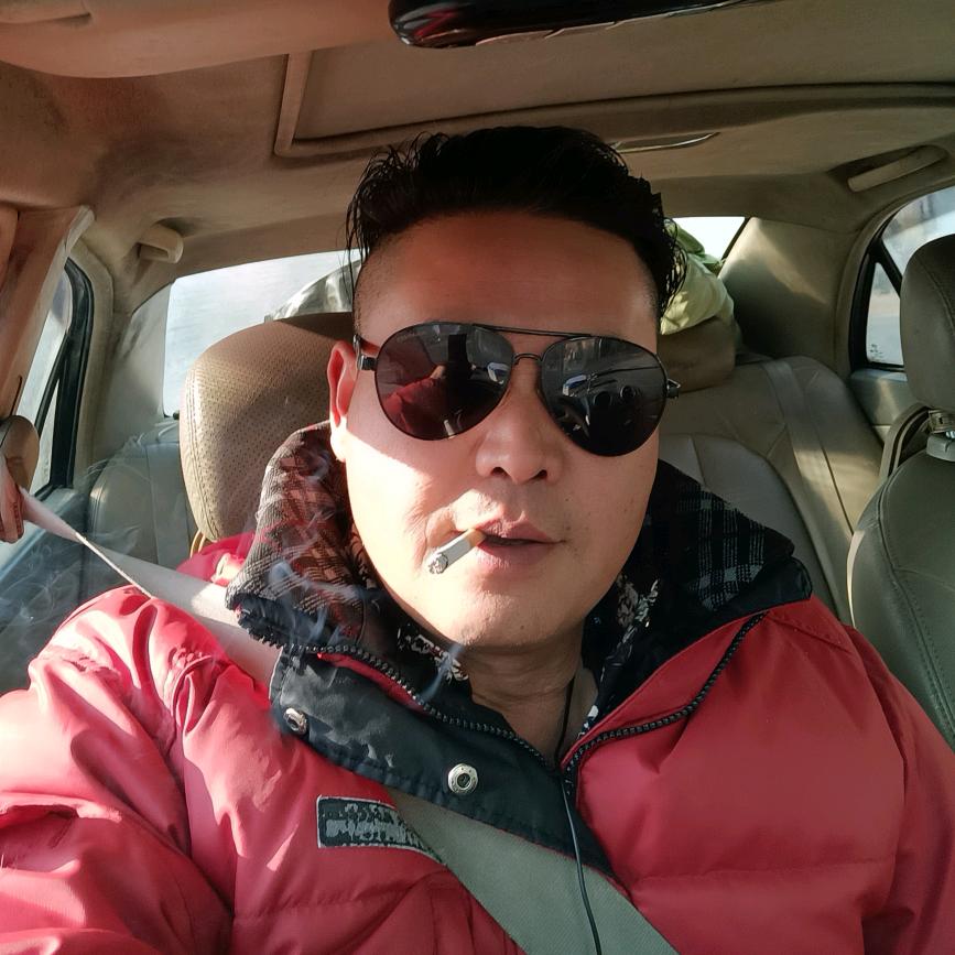 ╮( 偏•́ω•̀ 爱)╭