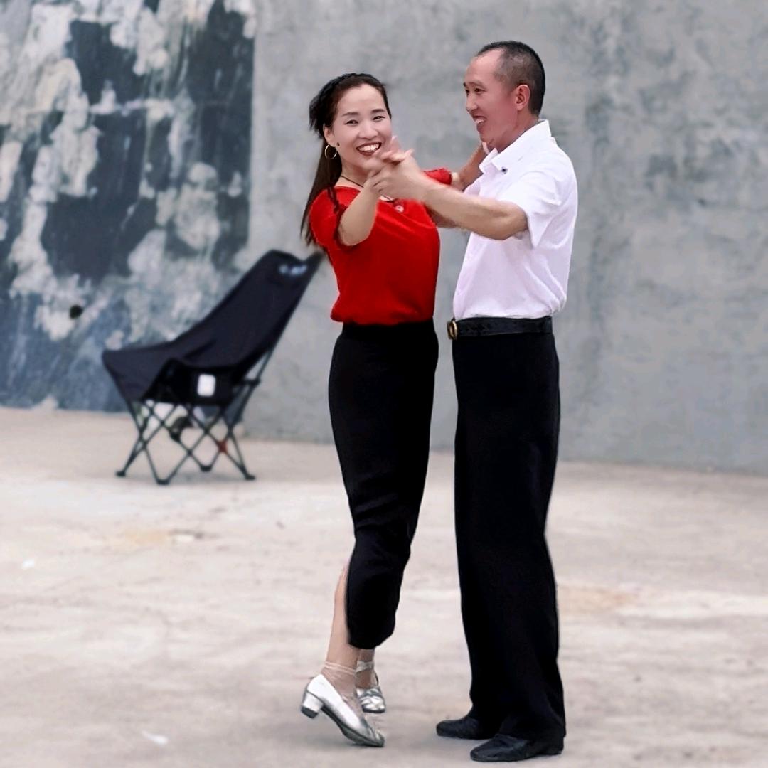 金玉兔不定时直播谢点赞关注