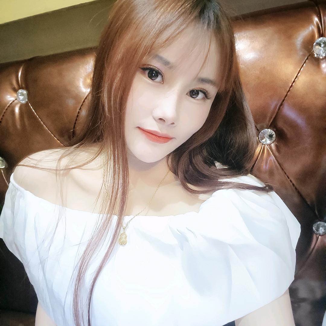 罗依依