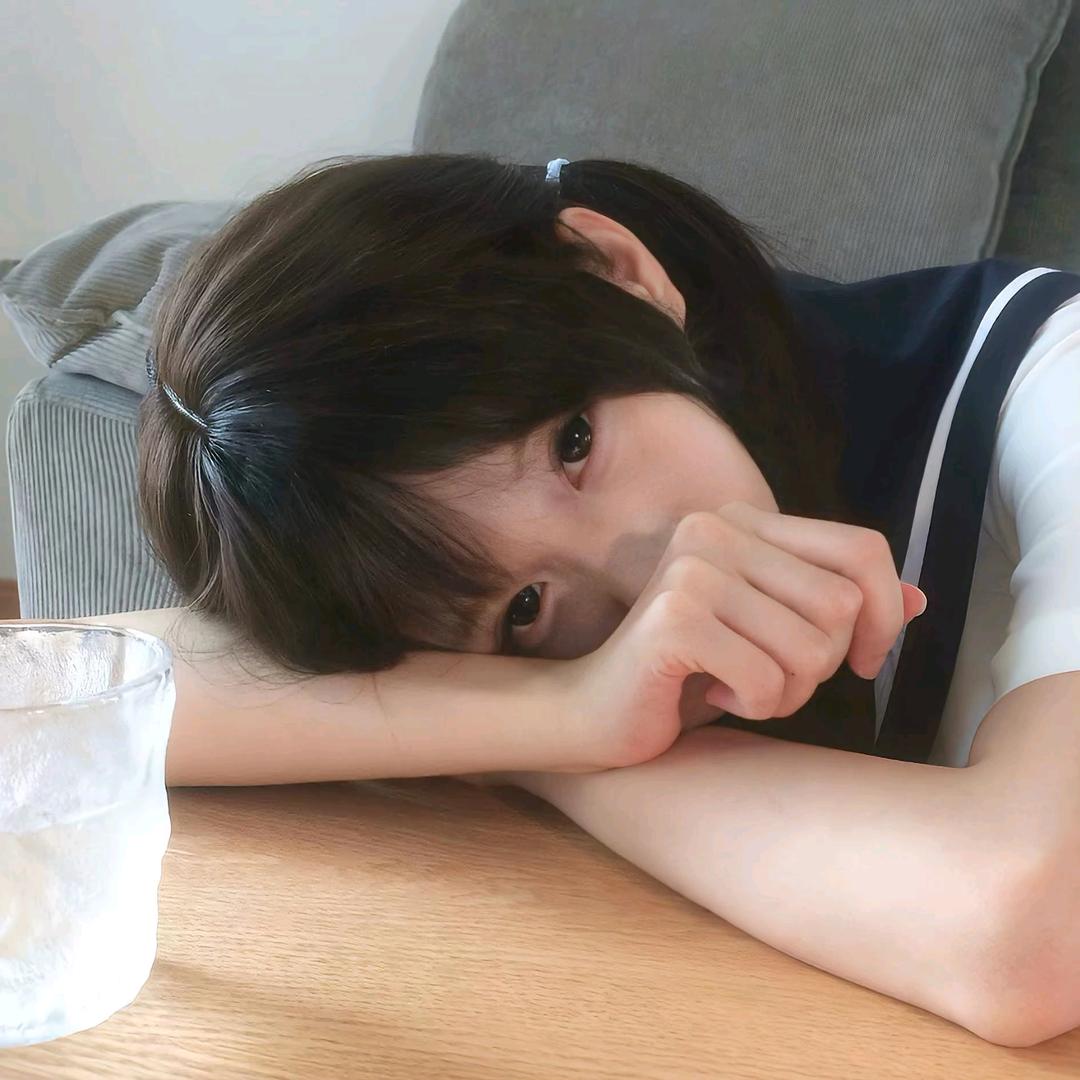 半夜去男神家偷内裤发现男神是gay