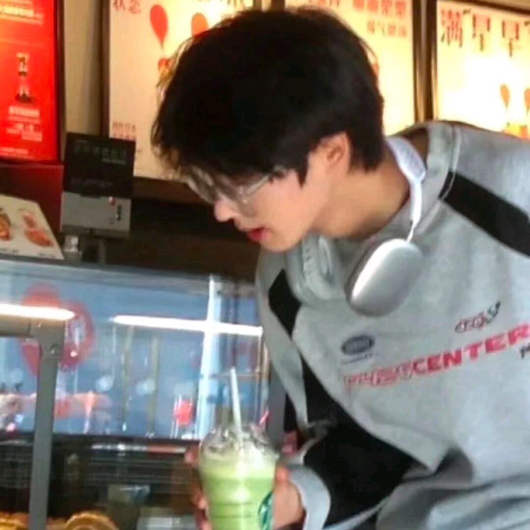 青梨生🎹🍐🆙