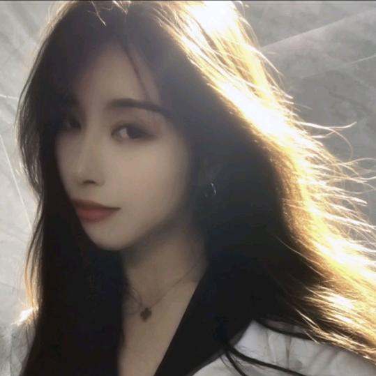 杨依依