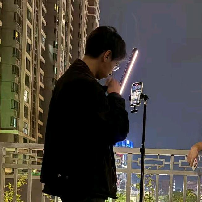 在潮州当短视频助教的张先生