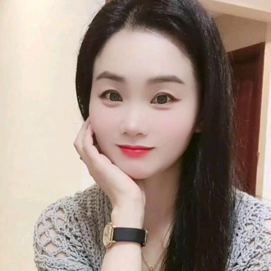 快乐美食店老板娘