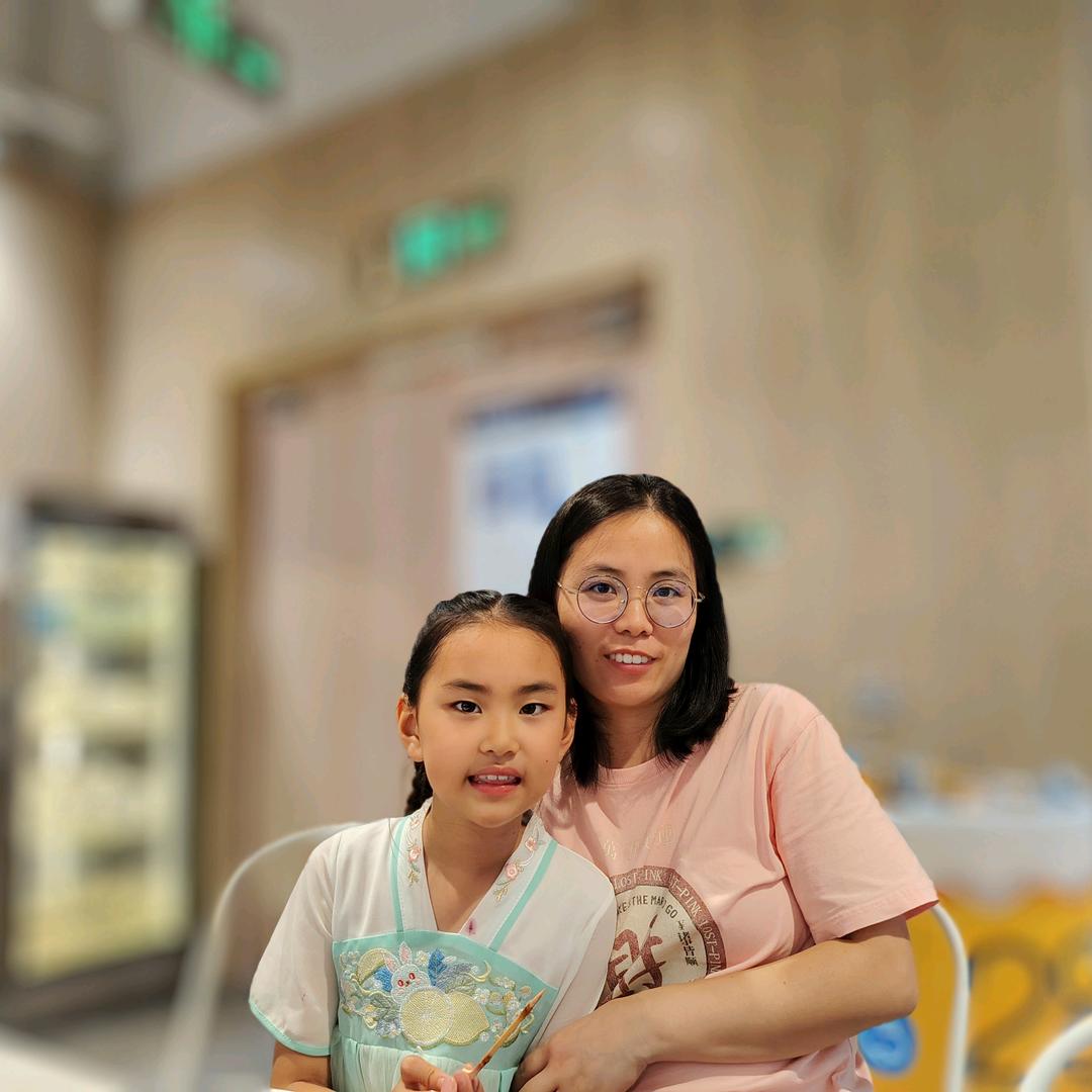 一诺妈妈爱跳绳爱跑步