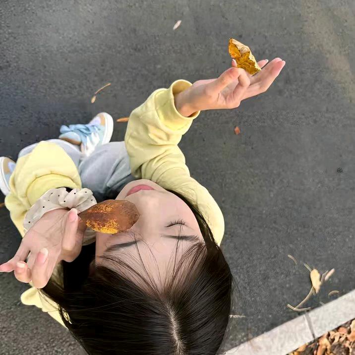 小蕾^