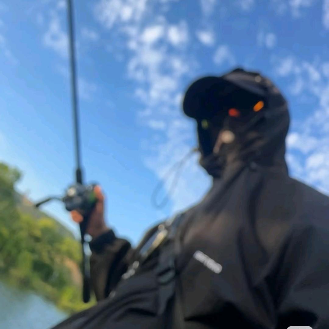 人类紧急物资配送员