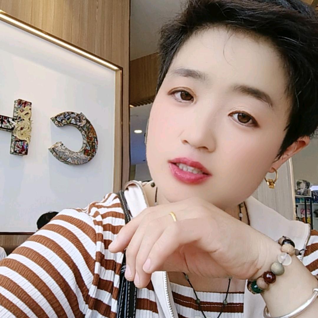 李小妮大量回收旧衣服☎️联系🎒👞👕