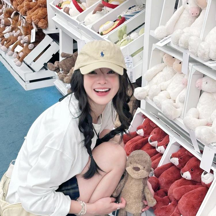 淋雨季（见过黄子弘凡版）