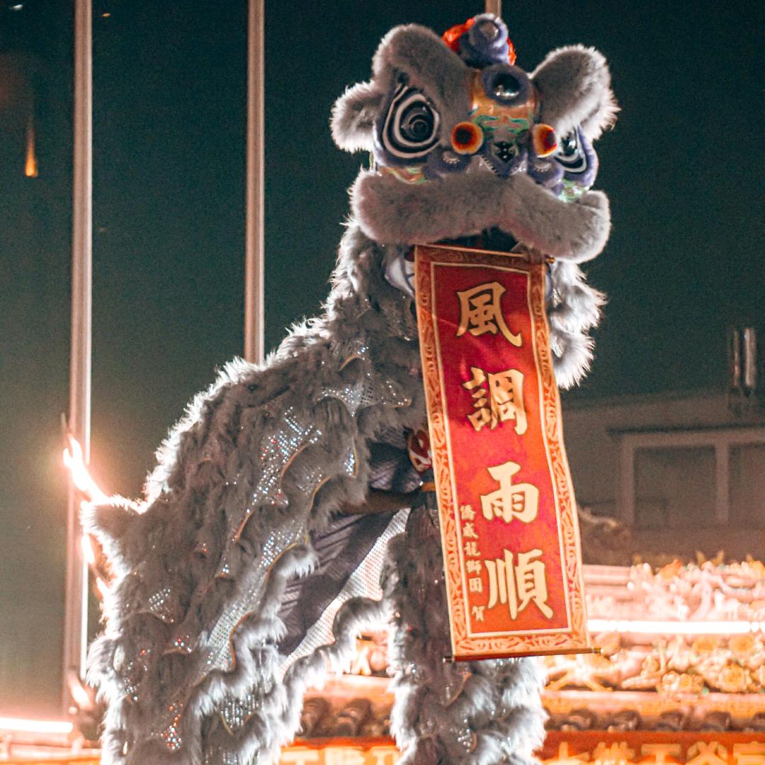 东莞市🔱舞狮团开业庆典广告车空飘