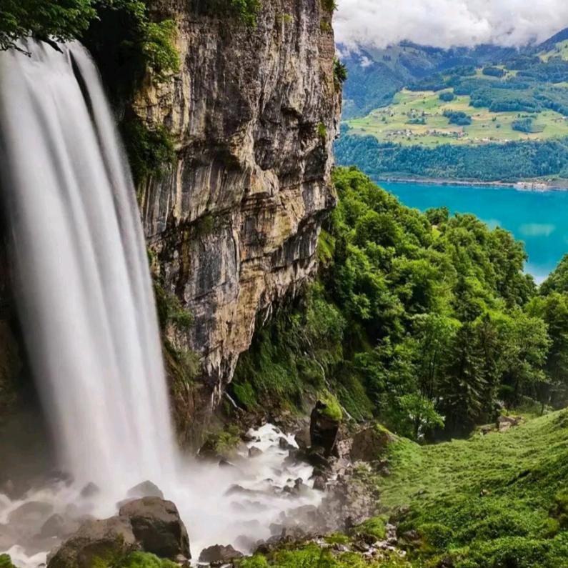 白山市亿鑫亿亿二手汽车服务有限公司