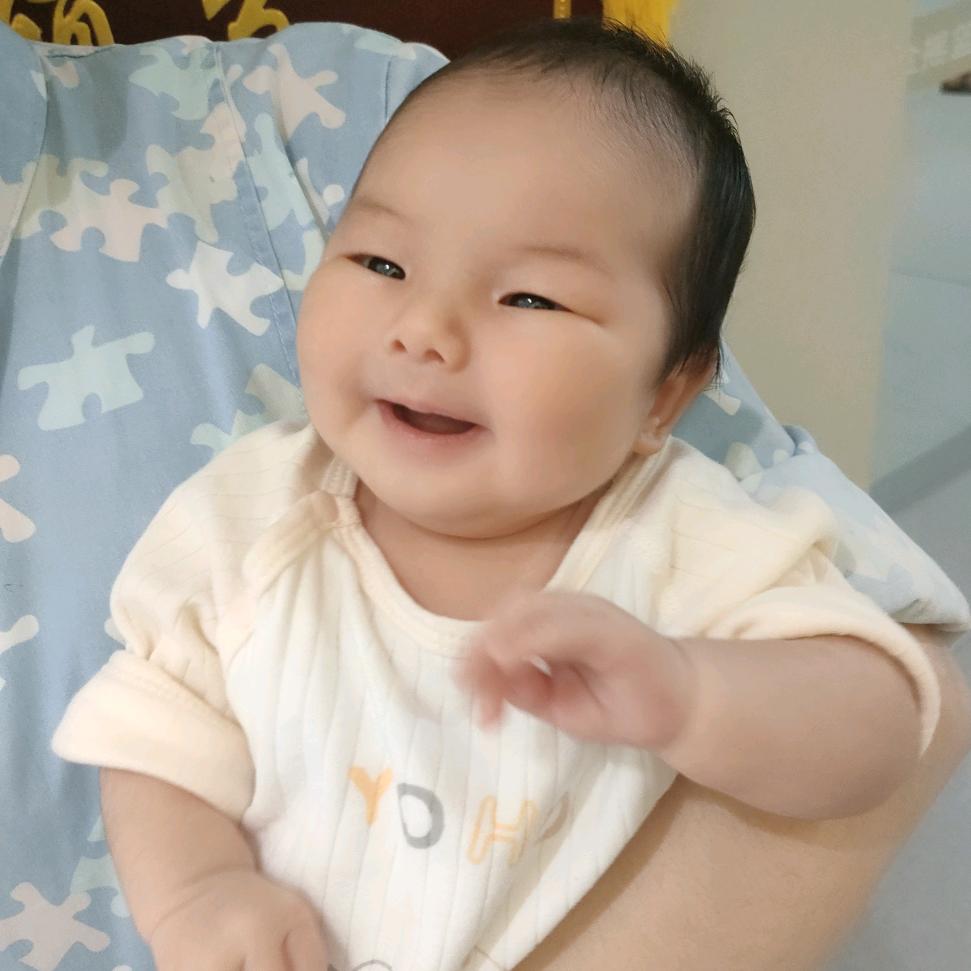 艾上母婴-金摇篮