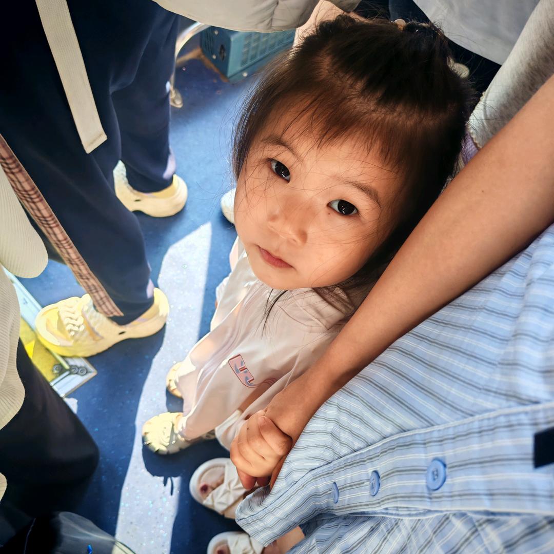 莯涵是个女汉纸