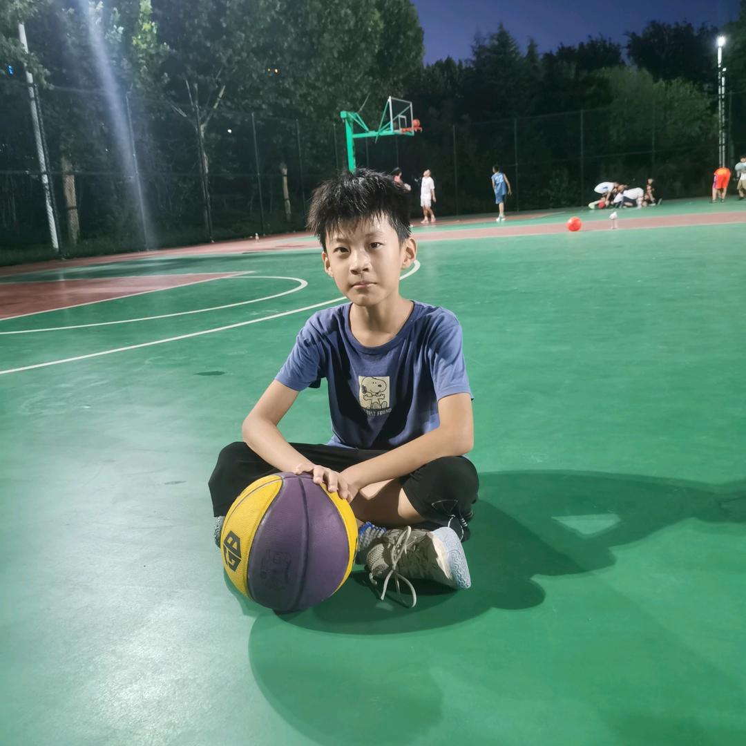 穿12号的小小潘🏀