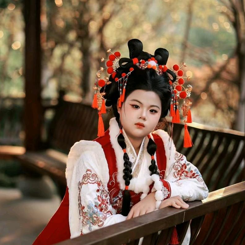 苍南汉韵簪花汉服馆