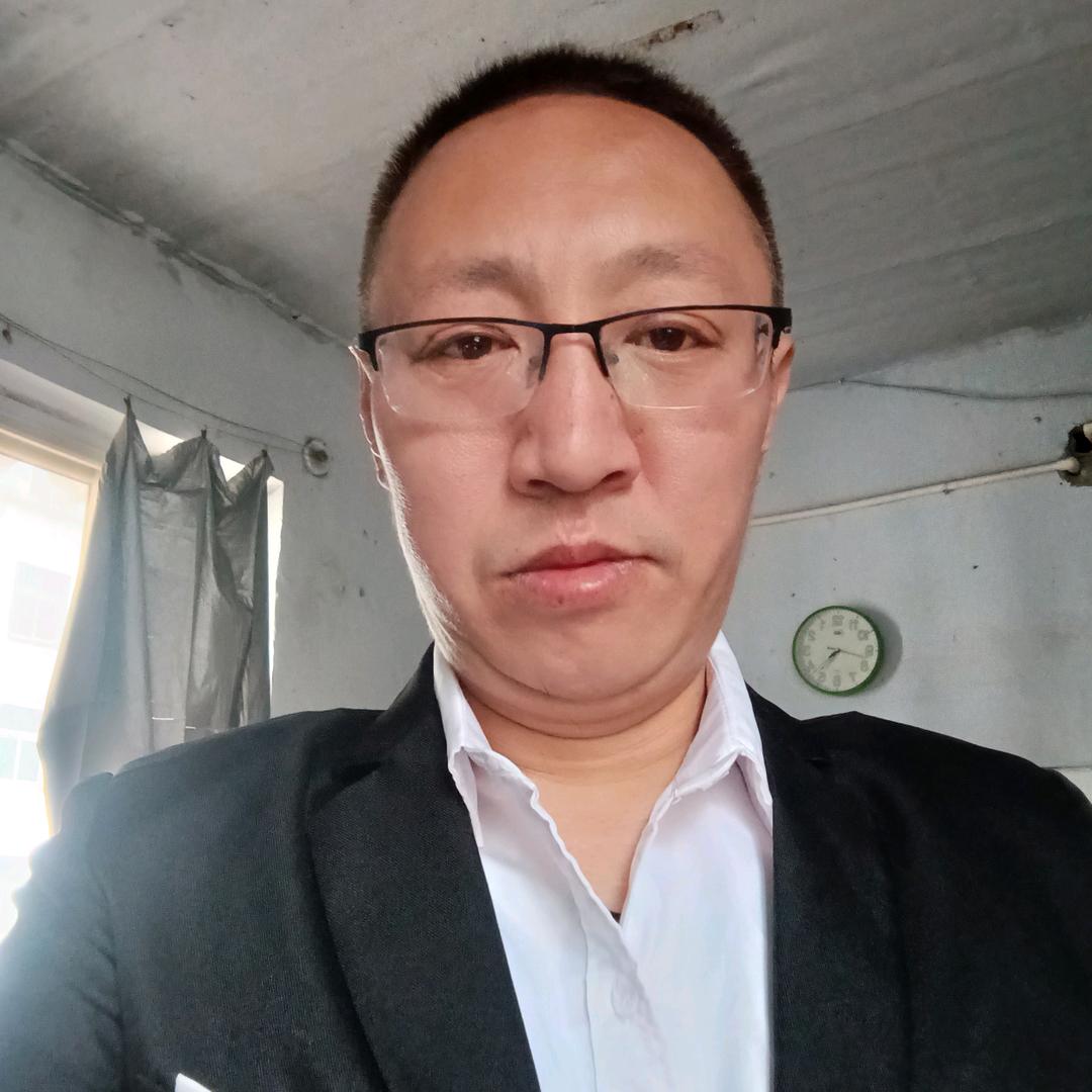 寒冬翠绿东青