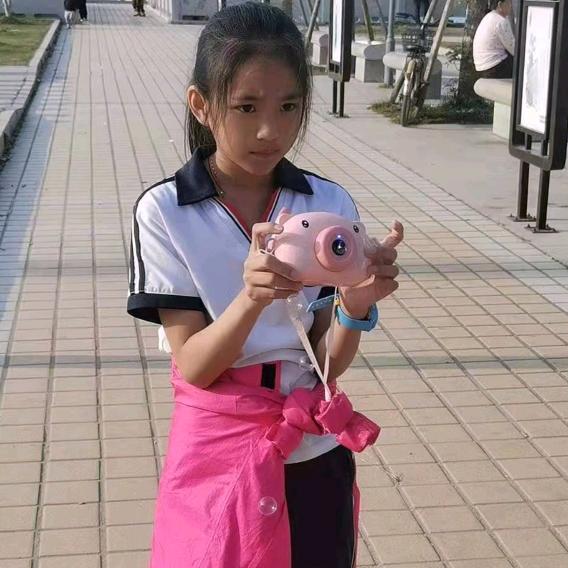 W小龙女（是俊）
