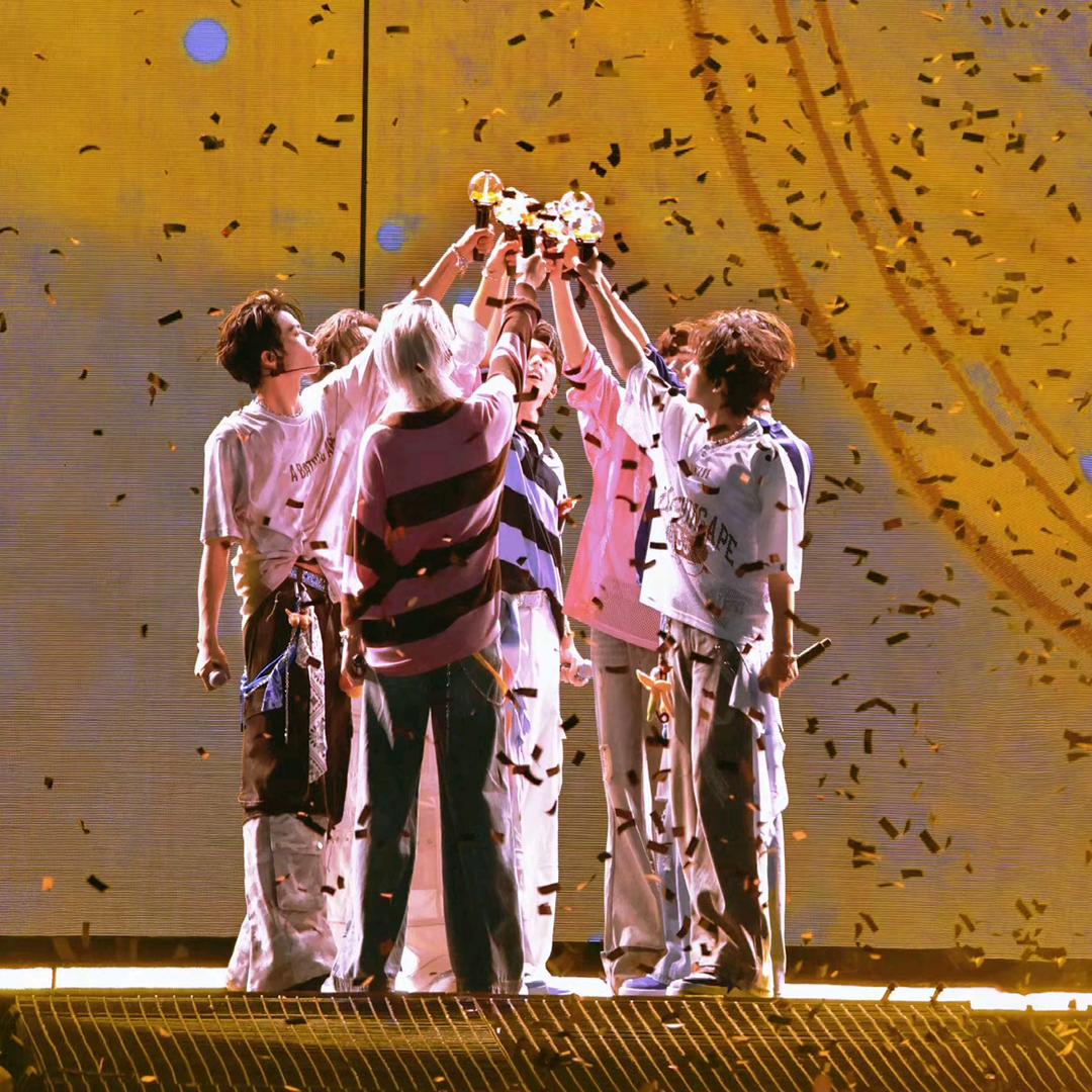 ξ悲伤的小猫çÐ