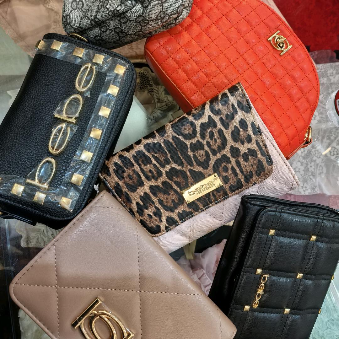 静静服饰精品店