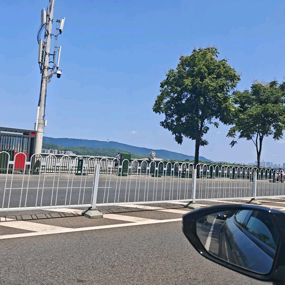 退岗工人散发余热