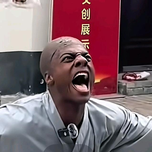 刀尖蘸碘伏边杀边消毒