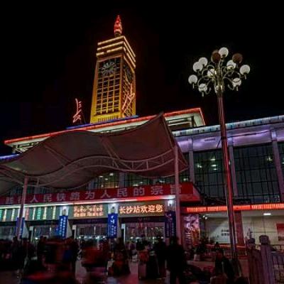 微笑背後丶淚流滿面_