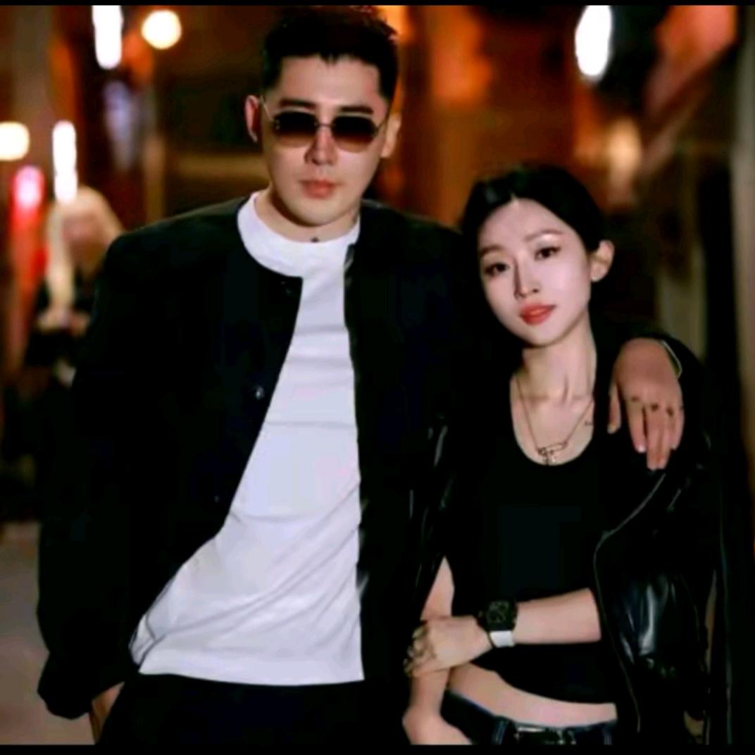 杨圣坤(精选穿搭)