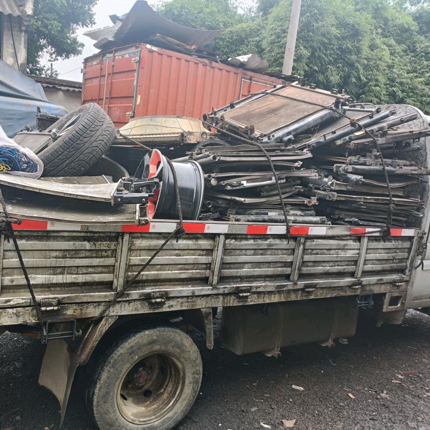 聚合废品收购站